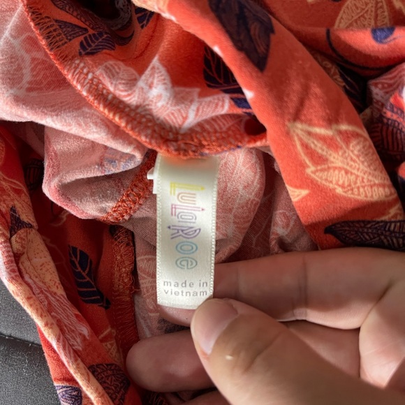 EUC Curvy LuLaRoe Leggings - Picture 3 of 3